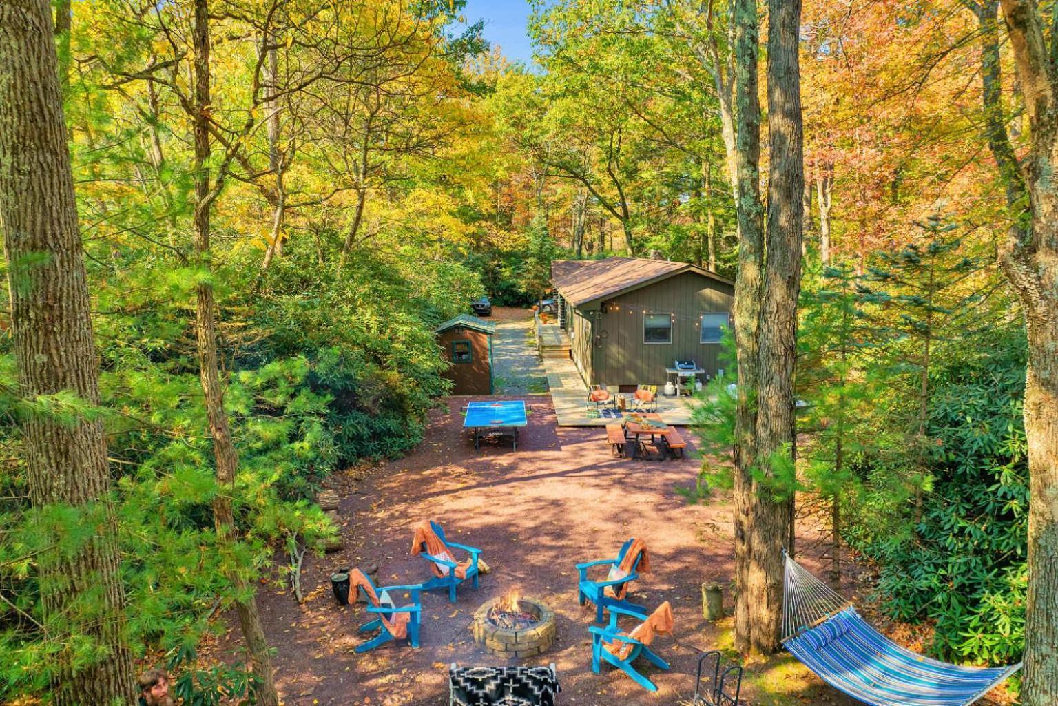 Holiday home Sycamore Camp - Historic Log Reimagined *